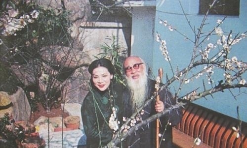 徐雯波#张大千教12岁徐雯波学画,6年后娶她为妻,送其一幅画卖了4377万