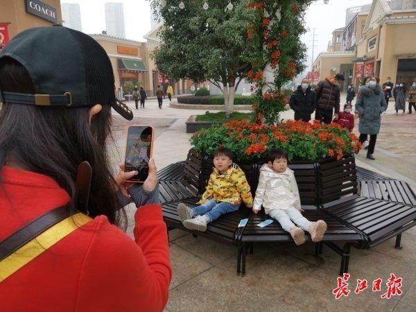 骑马|春节长假，来这里骑马、逛街｜图集