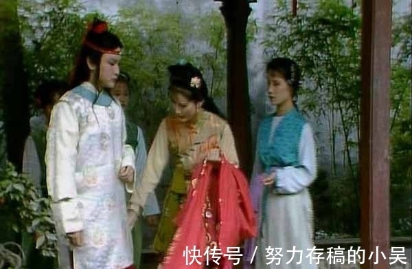 晴雯#为什么袭人说好歹留着麝月，却不要求留下秋纹？答案是血淋淋的