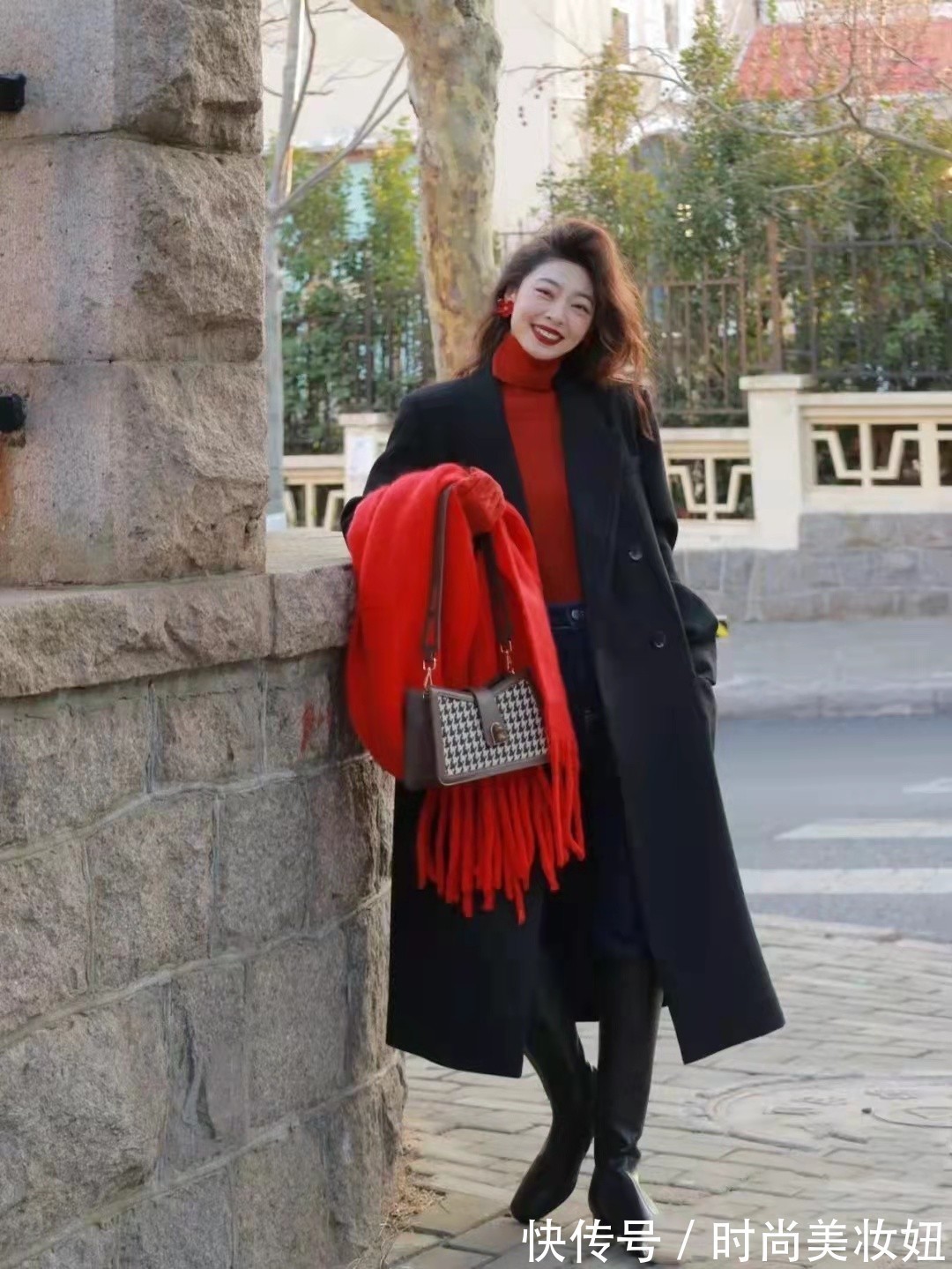 养眼 新年就是要“红红火火”,看这些气质穿搭太养眼,照穿美炸了