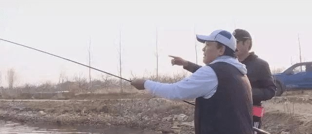 世上最牛的钓鱼饵料，不是蚯蚓！厨房一小物，新手也能获鱼100斤