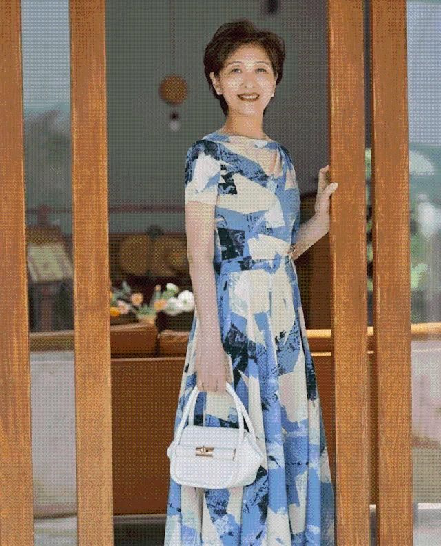 女人|40岁女人的夏季穿搭：不装嫩也不显老