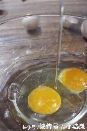 花甲|这海鲜5块钱1斤，和鸡蛋一起蒸，好吃又好做，营养还健脑！