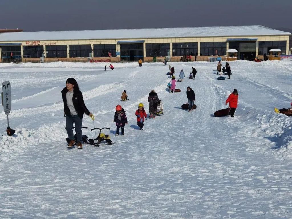 打造“冰雪＋”旅游季　让冬季“燃起来”