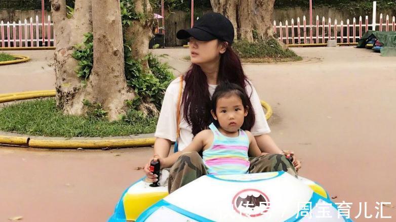 凤凰传奇玲花：从草原来的姑娘，人红不忘本，做老百姓喜爱的歌手