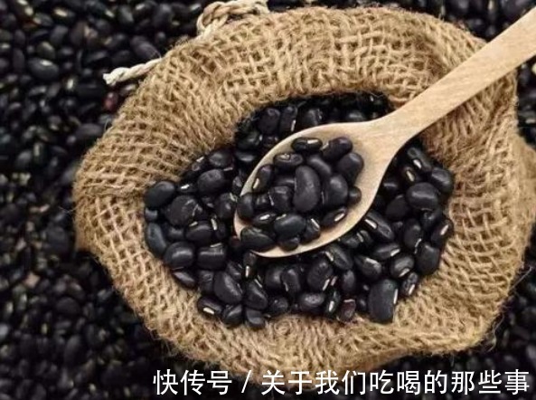 黑木耳|如果条件允许,女人多吃5样食物,富含花青素,抗衰老越吃越年轻