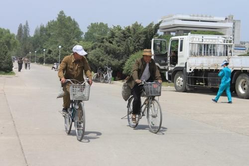 到朝鲜旅行，中国游客喜欢做的一些事