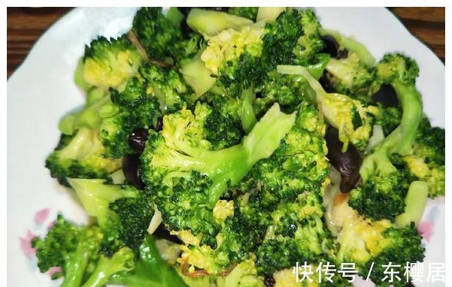 博主|这个女人从来不挨饿，每天吃到饱，却减肥40斤，网友：这方法好