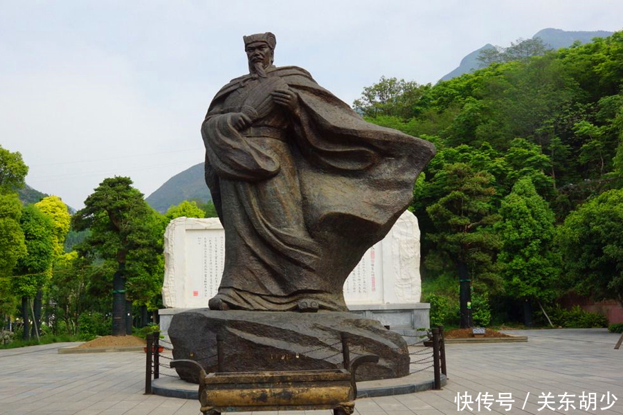 中国|三国演义,诸葛亮和关羽,为何成神容易为圣难