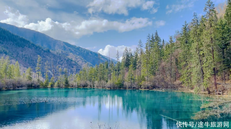 自驾阿坝，探秘通往嫩恩桑措（神仙池）景区的绝美之路