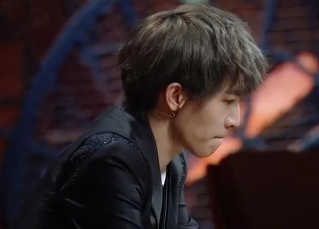 于正和郭敬明又遭圈内人抵制,劣迹早已人尽皆知,为何还能当导师?