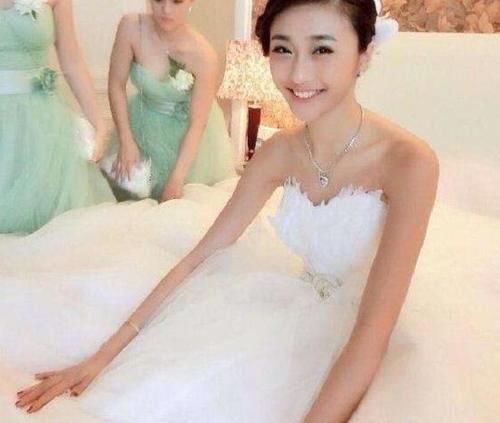 瞒着丈夫参加好声音,走红后却踹了老公,在舞台上说自己单身