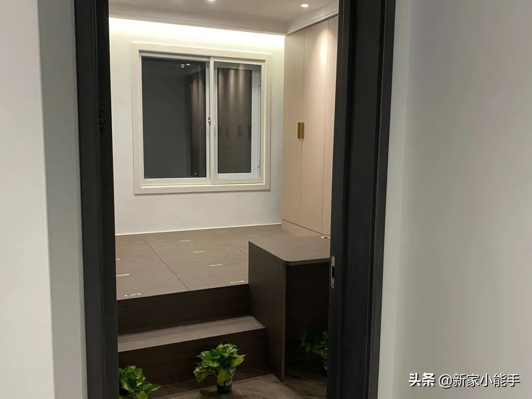 窗帘|幸福的婚房，坚持全屋无主灯的设计很好看，悬空电视墙更喜欢