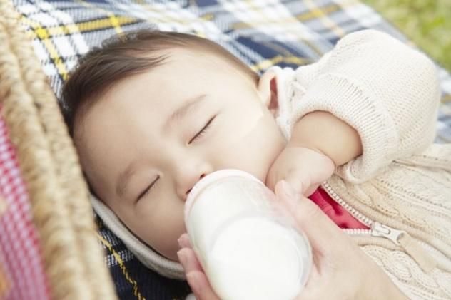 奶娃|伏天是宝宝的“特殊厌奶期”，2个原因影响食欲，家长该怎样做？
