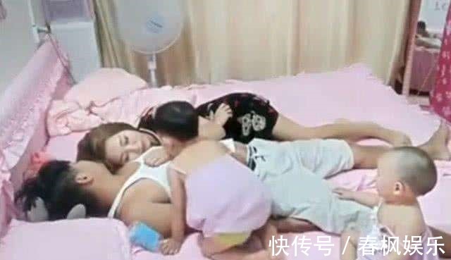 爸爸妈妈|爸爸妈妈假装睡着,偷偷看孩子的反应,看到最后心都暖化了!