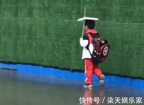 宝宝|“宁采臣宝宝”走红,淋不淋雨的无所谓,重要的是生活要有仪式感