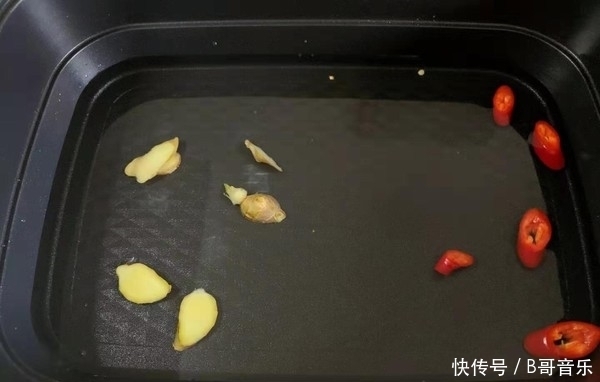  家里条件允许，建议中年女性要多吃这菜，营养不比牛奶差！