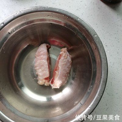 鸡中翅|大厨教你这么做不用放油的鸡中翅，分分钟就可以学会
