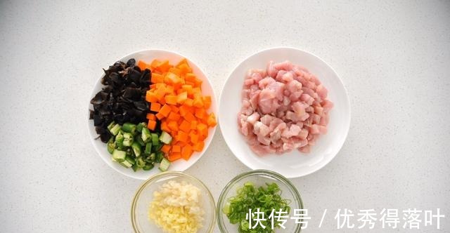 在家做鱼香肉丁拌面，口口留香，一口满足！