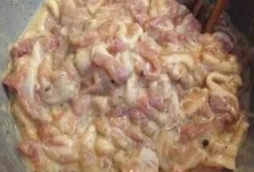 炸酥肉怎么做才不回软？用料很关键，放对3样，酥肉香酥不易回软