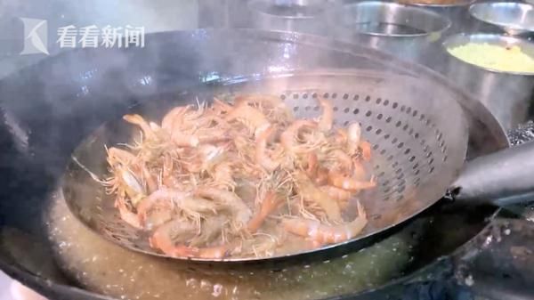 痛风患者|常吃麻辣烫喝甜饮 19岁小伙全身遍布15处“痛风石”