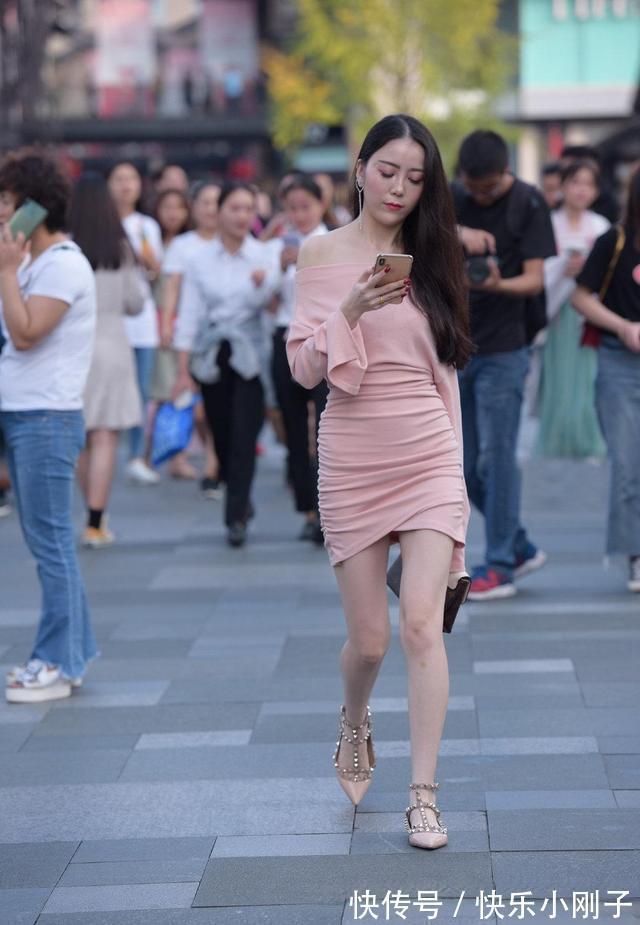 紧身裤 鲨鱼裤的多种风格搭配,着装就要选择时髦一点的,特别好看