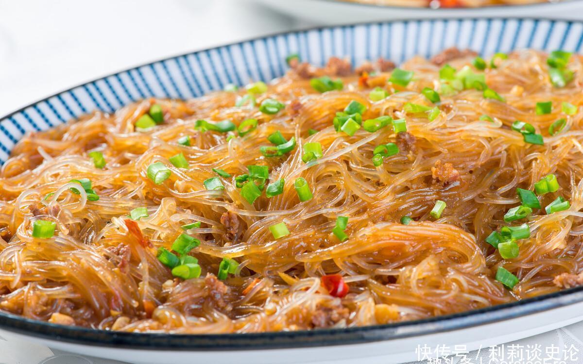 炒粉丝，最忌焯水后直接炒，多做1步，粉丝根根顺滑，还不结团