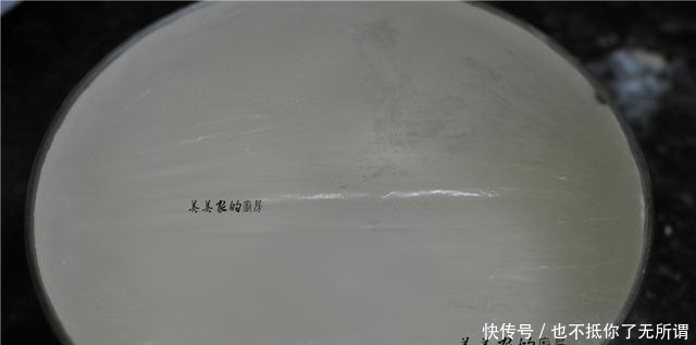 韭菜饼松软有诀窍,教你饭店不外传做法,个个柔软蓬松,真解馋!