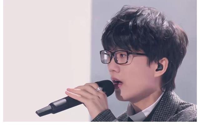 許嵩與劉瑾睿合唱《白色面包車》，嵩選之女屬實讓我羨慕了