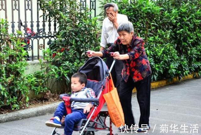 儿媳|为什么建议“婆婆不要带孩子”，这就是最现实的原因，很心酸