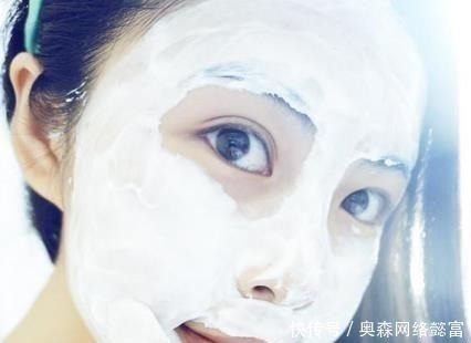 精华液|敷完面膜到底要不要洗?北大名医哭笑不得:这样烧钱又烂脸