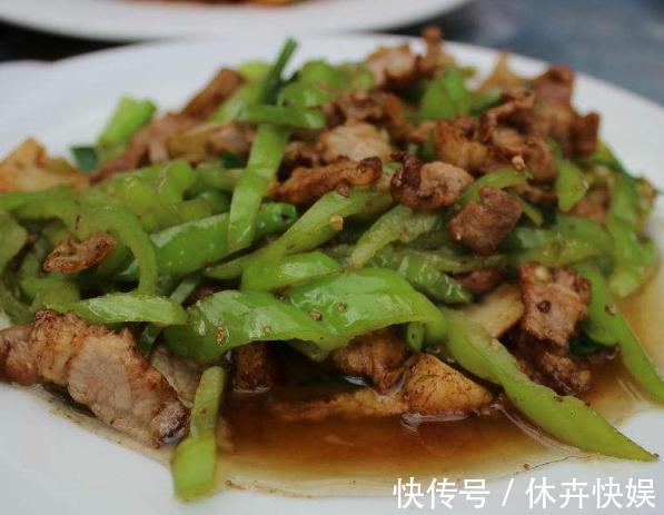 一日三餐|青椒炒肉，先炒青椒还是先炒肉许多人不知道，难怪不香嫩不入味