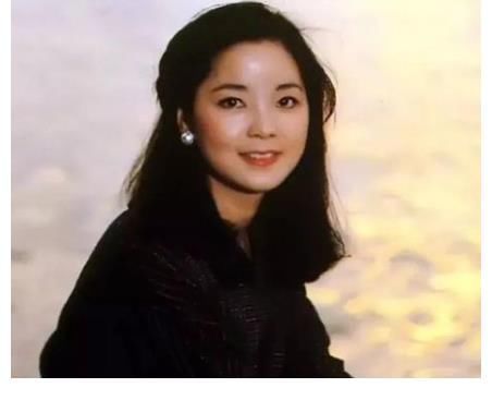 白底青@邓丽君最钟爱的白底青翡翠,竟然只是中档货?