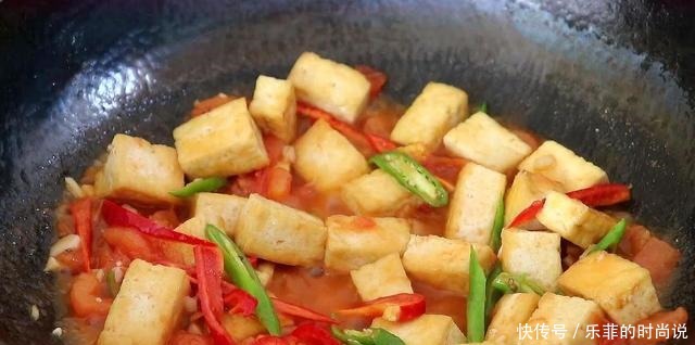 西红柿|1块豆腐,2个西红柿,简单一做,我家隔天做一次,上桌就扫光