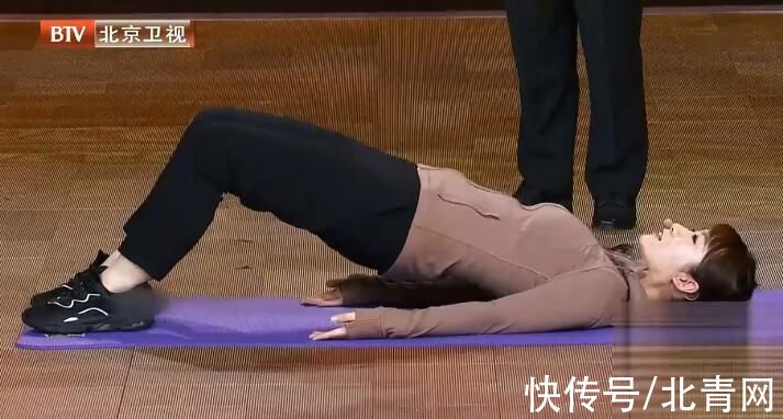 腰部|两个动作助你强健腰部肌肉 赶紧学起来吧