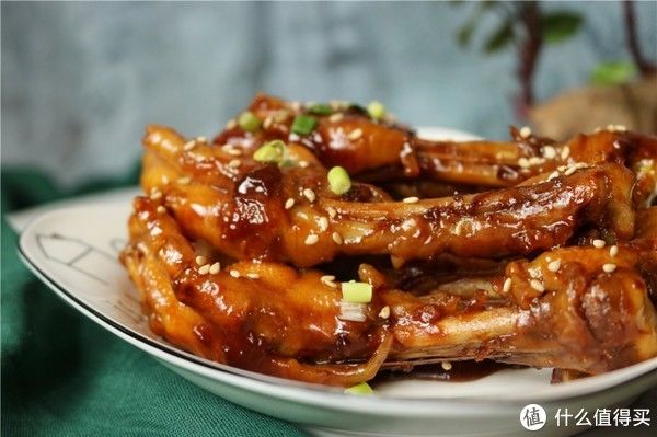 懒人最爱的吮指鸡爪，秘制配方零失败，过年多做点太受欢迎啦