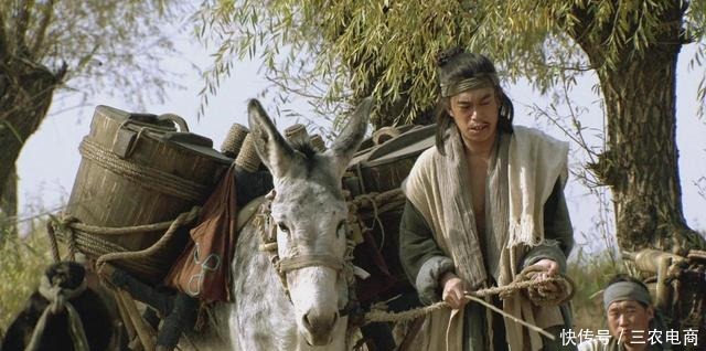 投奔|水浒传面对晁盖的投奔，王伦的路只有两条，一条比一条凶险！