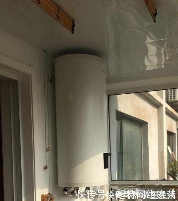 太阳能|验收新房,却被师傅气坏了!热水器直接从阳台窗边缝穿过,好奇葩