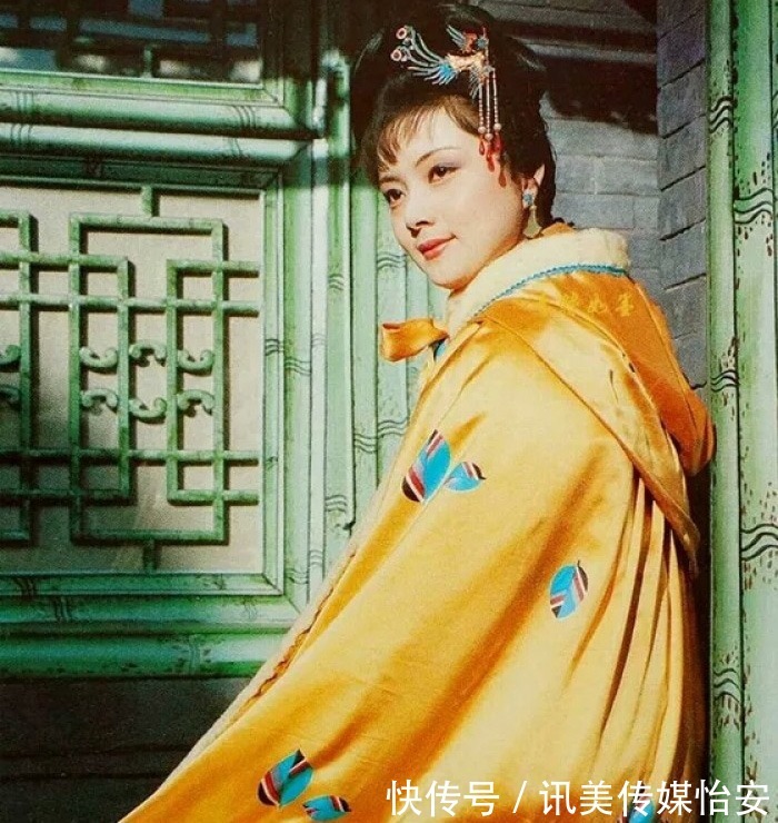 金锁！薛宝钗的金锁最想套住的不是宝玉，而是另一个天生带玉的男子