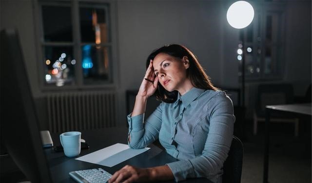 钙质|女性衰老的“催化剂”已揭晓,熬夜并不是第一,看完后,趁早改正