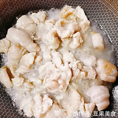 原来熬猪油才是真正的米饭杀手