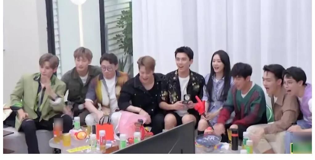 嘉宾们|吴磊录起床铃声给赵丽颖,听清他对颖宝的称呼,关系好坏一看便知