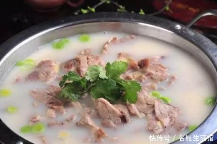  冬天进补|炖羊肉汤时，不需要放多余调料，只用多加一个它，那才是真的鲜