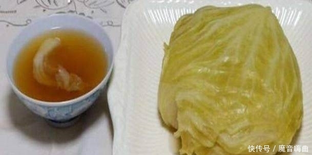 出锅|美女把整颗包菜扔进锅里煮,出锅那一刹,所有人都傻眼了!