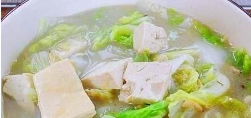 爱美的女性不妨多吃以下食物，清热解毒，减少雀斑，改善肤色