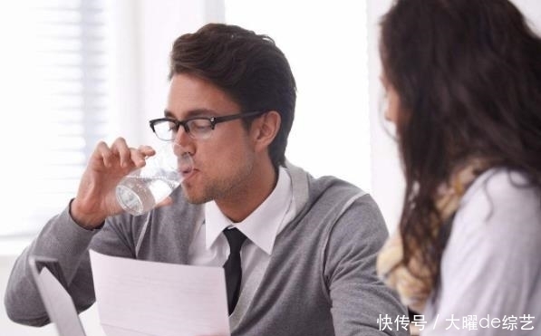  生理期时|男性“生理期”到来时，身体也许会有4个表现，为了爱人不妨一看