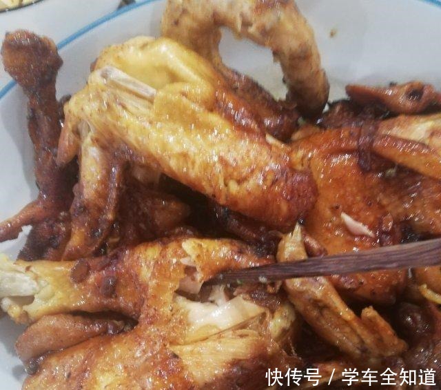 电饭锅焗鸡，肉嫩多汁，做法简单！