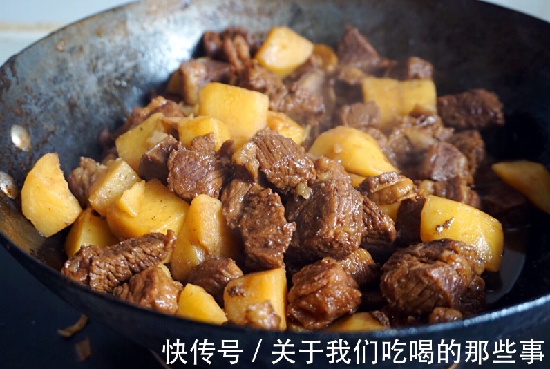 为啥牛肉炖3小时还不烂？厨师长支招，多加2样烂得快，鲜香不油腻