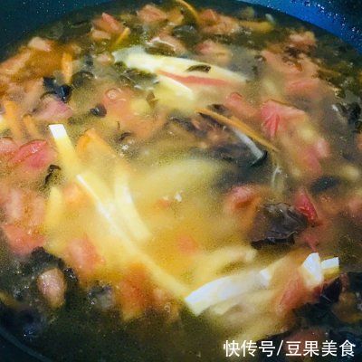  #福气年夜菜#暖心暖胃，减脂消食-家常酸辣汤