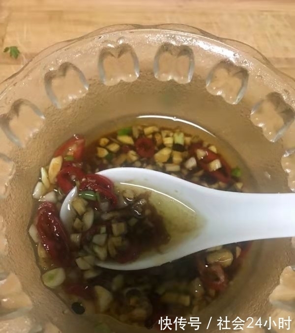 黄花蒿|遇上“秋老虎”别慌，多吃这种菜，只需简单一拌，养脾又消痰